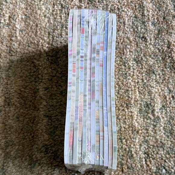 NWT 12 Seasonal Memo Pads Magnetic Back - Picture 9 of 11